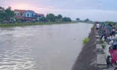 Rủ nhau tắm sông, nam thanh niên 20 tuổi và cháu nhỏ cùng xóm mất tích