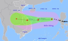Tin bão Noru mới nhất: Một ngư dân rơi xuống biển mất tích 
