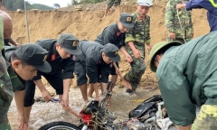 Vụ sạt lở thủy điện ở Quảng Ngãi: Tìm thấy xe máy của kỹ sư mất tích