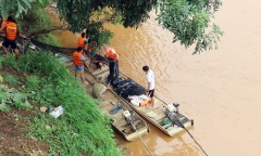Nam thanh niên để lại xe máy trên cầu, nhảy xuống sông Bé mất tích