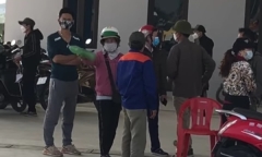 Hải Dương: Người dân hoảng hốt khi mua xăng nhưng được đổ toàn nước lã
