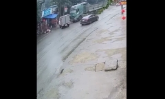 Clip: Bất ngờ giảm tốc độ, ô tô con khiến hai xe tải