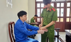 Thợ sửa điện máy giả danh công an 
