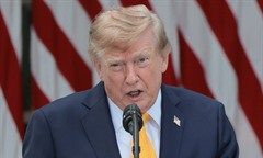 Ông Trump hứa tặng mỗi người dân Mỹ trưởng thành 5.000 USD nếu đảng Cộng hòa thắng cử