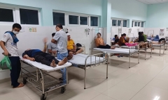 Vụ tai nạn xe khách 25 người thương vong ở Kon Tum: Va chạm cực mạnh, lật nghiêng bên vực