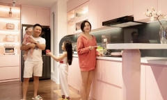 Chồng chi 700 triệu đồng tặng vợ căn nhà màu hồng đẹp như trong mơ