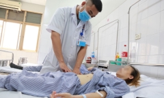 Căn bệnh khiến cô gái 27 tuổi sụt cân nhanh từ 55kg còn 40kg