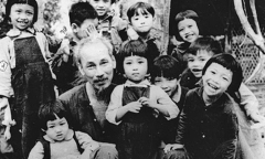 Tháng Năm nhớ Bác