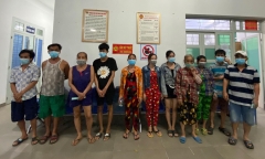 Đề nghị xử phạt 180 triệu đồng với nhóm người nhận tiền hỗ trợ rồi đánh bạc