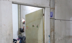 Rùng mình phát hiện người đàn ông chết trong tư thế treo cổ ở phòng trọ