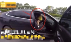 Kiểm tra chiếc ô tô phanh gấp trên cao tốc, cảnh sát vừa mở cửa liền “đứng hình” trước cảnh bên trong