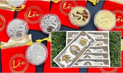 Người Việt “chịu chơi” chi tiền triệu mua tiền lưu niệm, tiền 2 USD in hình rồng mạ vàng để lì xì