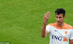 ĐT Hà Lan nhận tin cực sốc từ Van Persie