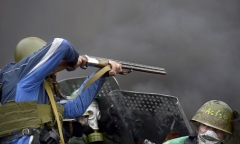 “Ukraine: Cú sốc Đông-Tây”