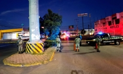 Băng đảng tranh giành lãnh thổ, thi thể 6 người đàn ông bị treo trên cầu ở Mexico