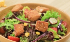Công thức làm món salad ức gà giòn ngon chuẩn nhà hàng