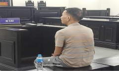 Nóng giận, ông bố chém bạn trai của con gái khi cả hai 