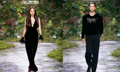 Minh Kha diễn vedette cùng Thanh Hằng trong show Hà Linh Thư