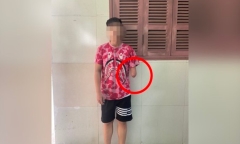 Thiếu niên cụt một tay vẫn lái xe bốc đầu, lạng lách 
