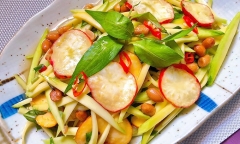 Loại quả ở quê rụng đầy vườn không thèm ai nhặt, lên thành phố bán giá 60.000 đồng/kg không có để mua