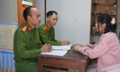 Giả hướng dẫn cài app, kẻ gian chiếm quyền tài khoản sinh viên để rút tiền