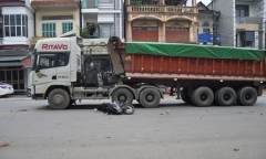 Tai nạn giao thông ở Yên Bái, nữ hiệu phó tử vong thương tâm