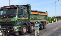Tin tức tai nạn giao thông mới ngày 17/6: Xe ben va chạm liên tiếp với xe máy và xe ba gác, 2 người thương vong
