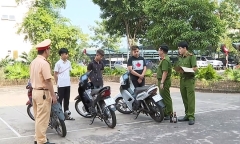 Bắt tạm giam 2 đối tượng dưới 18 tuổi 