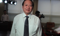 Báo nước ngoài theo tàu chấp pháp Việt Nam ra biển Đông