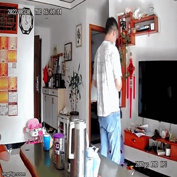 Tên trộm chạm mặt chủ nhà khi đang “hành nghề” và phản ứng cực khó tin