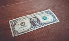 Người đàn ông xông vào ngân hàng cướp 1 USD vì mục đích kỳ quặc đến khó tin