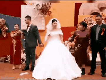 Mẹ chú rể có hành động khó hiểu trong đám cưới khiến nhà gái 