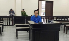 Tung tin gian dối, cựu giám đốc chiếm đoạt cả trăm bộ máy tính