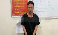 Thấy cô gái cùng dãy trọ đang nằm trong phòng, 