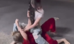 Vụ clip 2 cô gái 