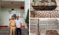 Người dân phát hiện súng, hộp đạn dưới sông Cấm