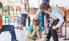 Phẫn nộ: Nam sinh lớp 8 bị bạn cùng lớp đánh tới mức sống thực vật
