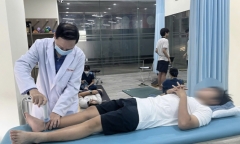 Đừng nghĩ cha mẹ cao thì con chắc chắn sẽ cao: Bác sĩ chỉ ra sai lầm nhiều gia đình mắc phải