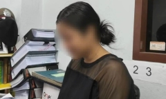 Dùng chổi đánh liên tiếp học sinh 8 tuổi,  nữ giáo viên Thái Lan bị tạm đình chỉ công tác