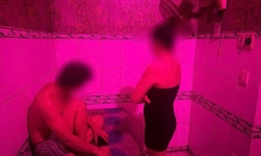 Bắt quả tang nhân viên kích dục trong quán massage xông hơi, giá 400 nghìn đồng