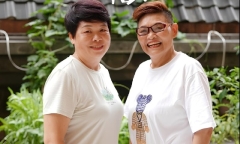 Hai người phụ nữ ly hôn góp tiền mua nhà, sống chung như gia đình suốt 13 năm