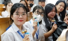 Học sinh Việt Nam dẫn đầu 7 nước ASEAN về môn Toán