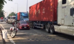 Tin tức tai nạn giao thông mới ngày 21/4: Tông vào đuôi xe container, tài xế xe tải tử vong