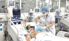Tin tức đời sống 15/1: Đắp lá điều trị mụn lưng, người phụ nữ bị hoại tử