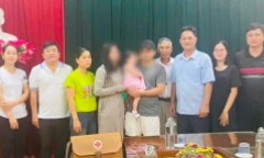 Vụ bé gái hơn 1 tuổi bị bỏ rơi: Mẹ ruột từ TP.HCM ra Hải Dương nhận lại con