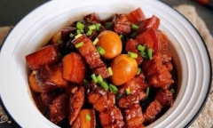 Cách làm món thịt lợn kho nước dừa thơm ngon, đậm vị