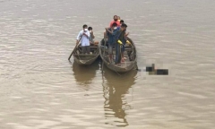 Đi đò qua sông, kinh hãi phát hiện thi thể phụ nữ đang phân hủy nổi trên mặt nước