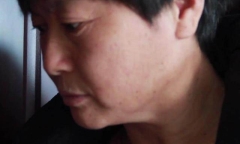Chủ nhà trọ đứng