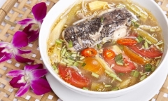 Canh cá nấu chua bổ dưỡng, phù hợp cho ngày nóng nực