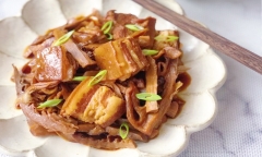 Cách làm thịt kho măng đậm đà, ai ăn cũng khen